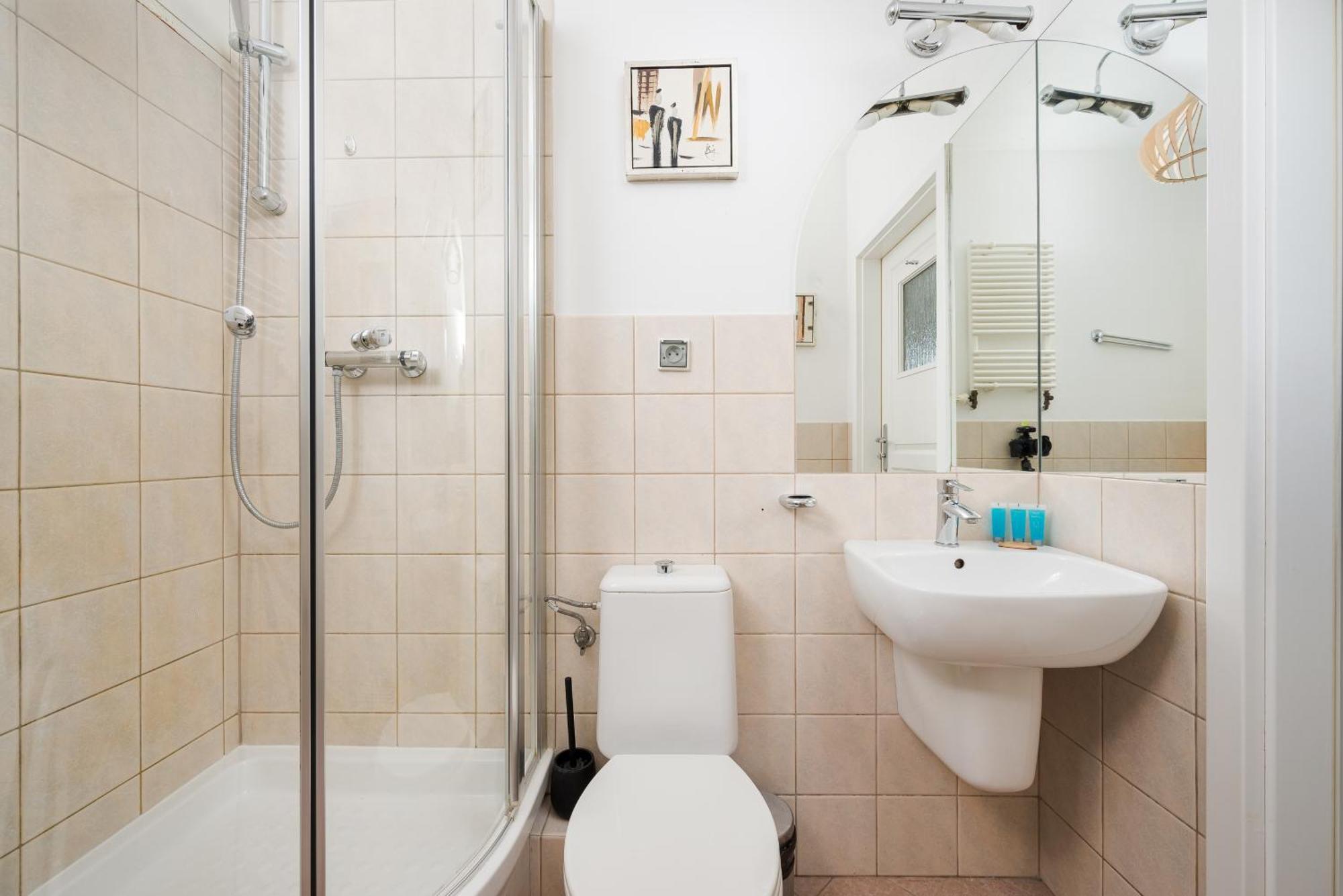 Metro Mlynow Pleasant Apartament ワルシャワ エクステリア 写真